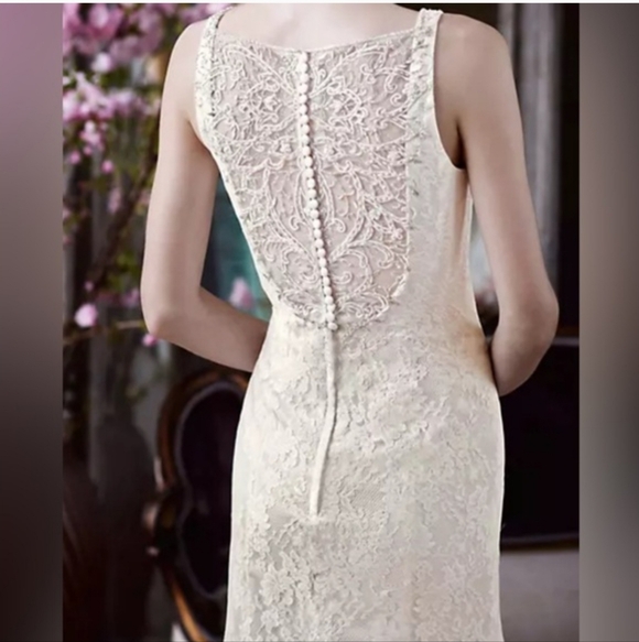 Elegant White Wedding Dress - Picture 6 of 13